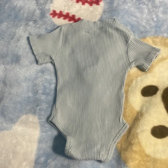 3 Baby ítems 0-3 months - Picture 2 of 5